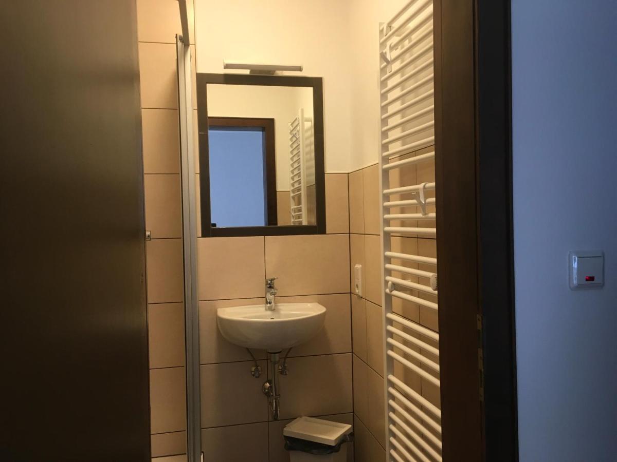Hotel-Pension Zum Paradies ヴィリンゲン エクステリア 写真