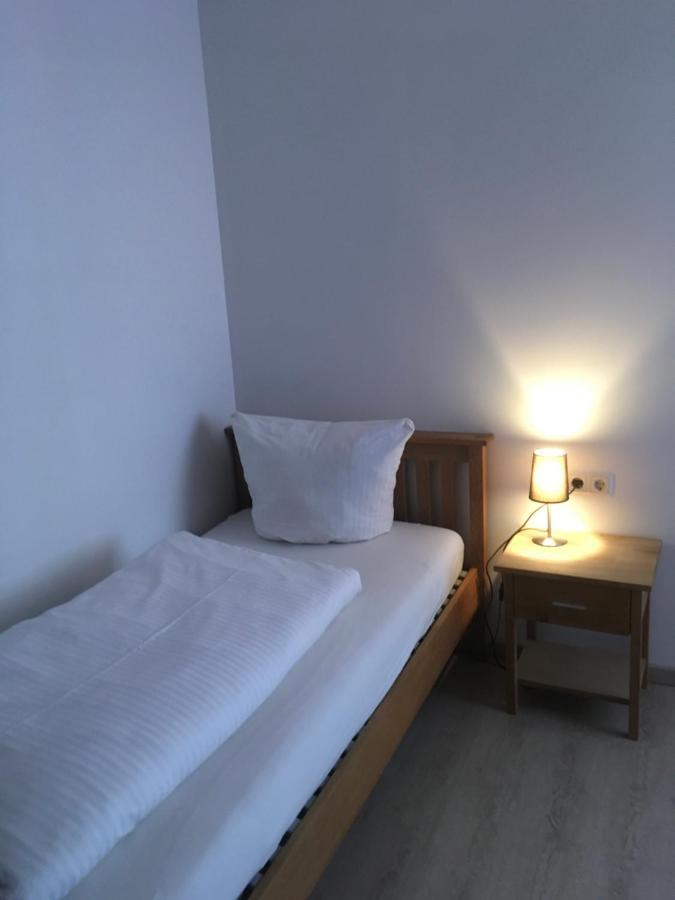 Hotel-Pension Zum Paradies ヴィリンゲン エクステリア 写真