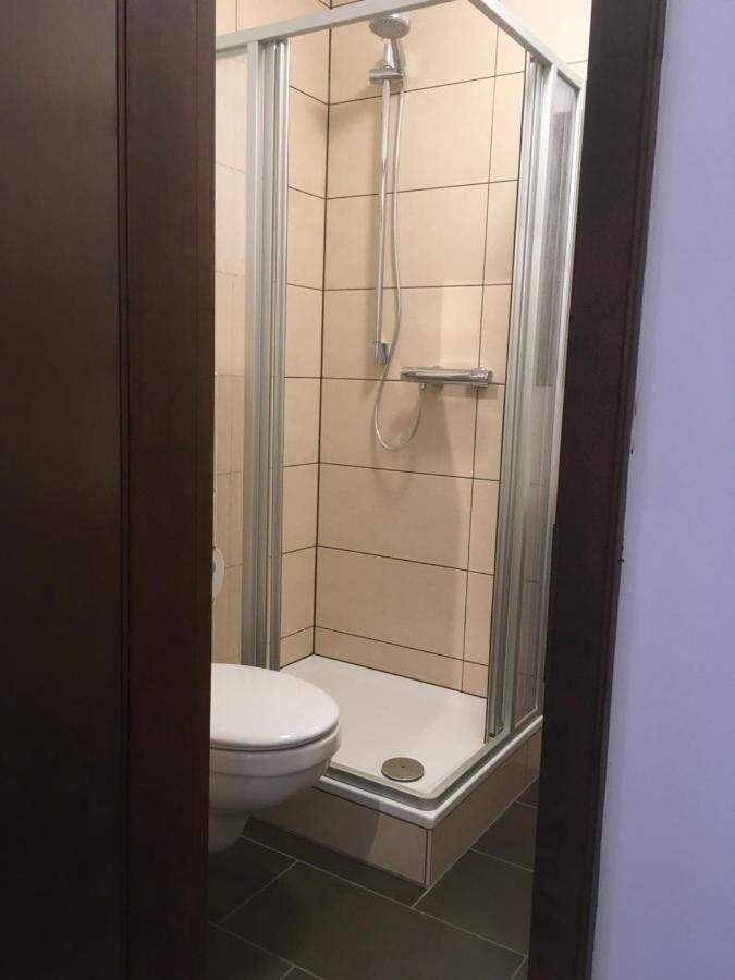 Hotel-Pension Zum Paradies ヴィリンゲン エクステリア 写真