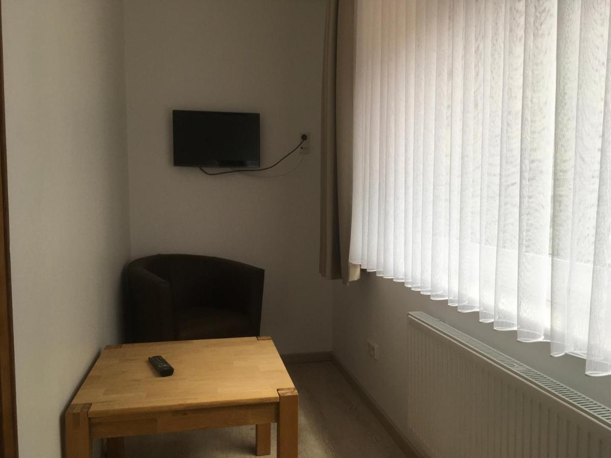 Hotel-Pension Zum Paradies ヴィリンゲン エクステリア 写真