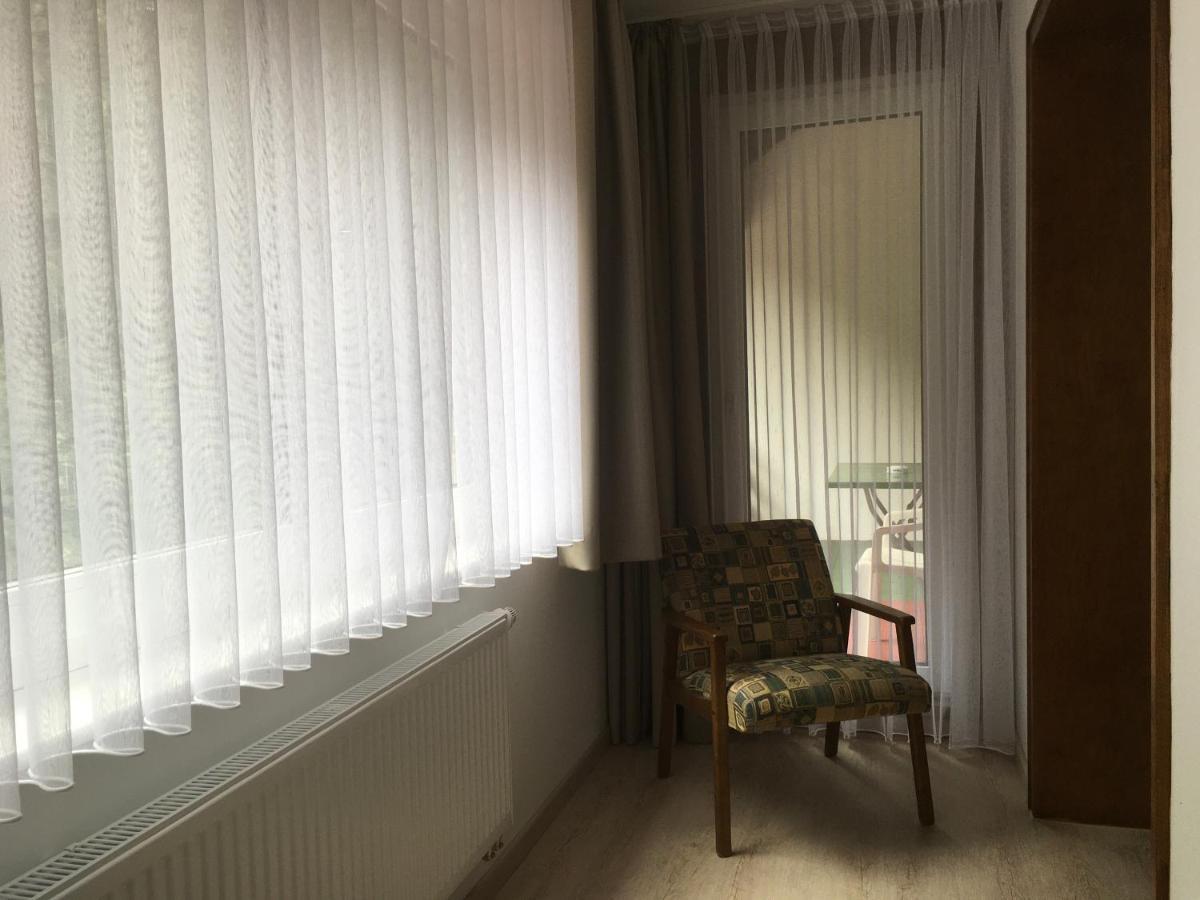 Hotel-Pension Zum Paradies ヴィリンゲン エクステリア 写真