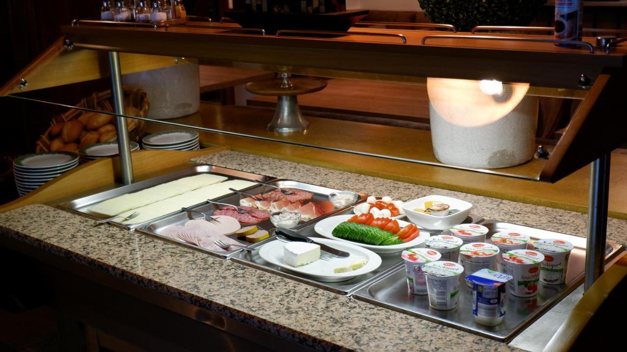 Hotel-Pension Zum Paradies ヴィリンゲン エクステリア 写真